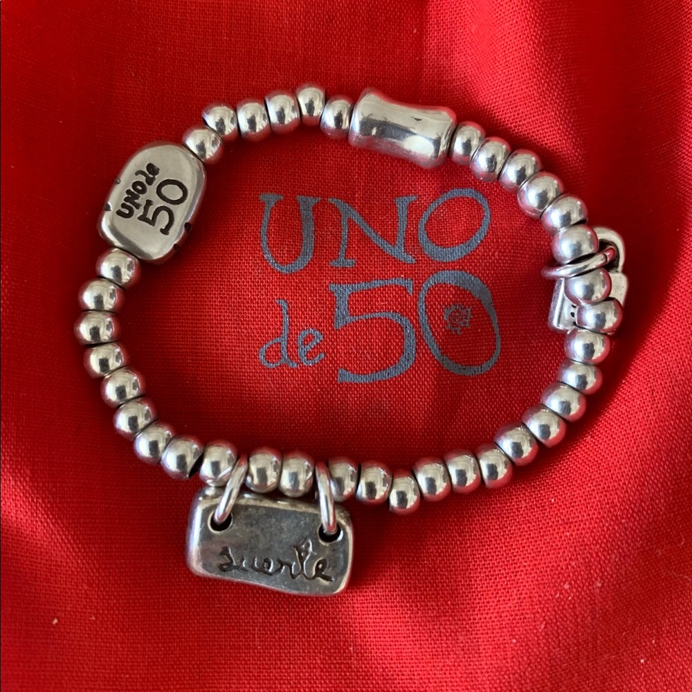 UNO de 50 small stretchy bracelet with charms